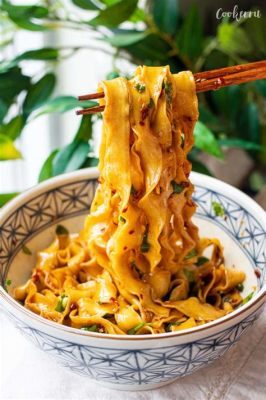  Spicy Snail Rice Noodles with Chili Oil: An Explosion of Tangy Flavor and Numbing Heat?!