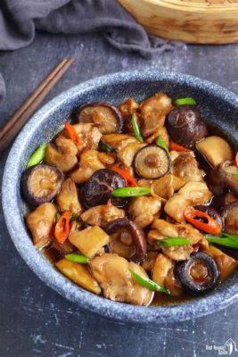   Spicy Steamed Chicken with Mushrooms and Chili: A Symphony of Umami Explosions and Sizzling Aromatic Adventures!