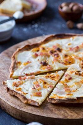  Tarte Flambée: A Crispy Symphony of Creamy Simplicity and Savory Indulgence!